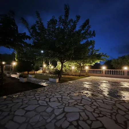 Welcome To Paradise! * קאקובטוס
