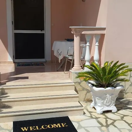 Welcome To Paradise! *