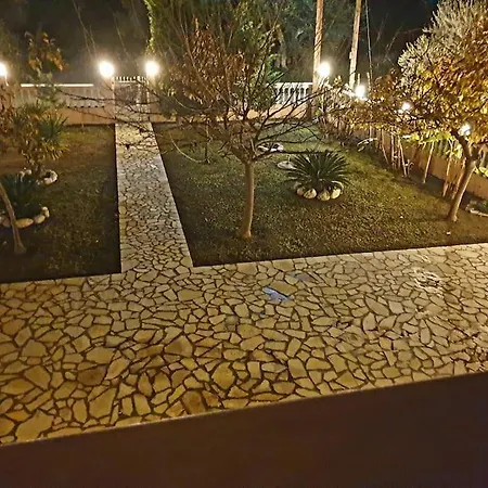בית נופש Welcome To Paradise! קאקובטוס